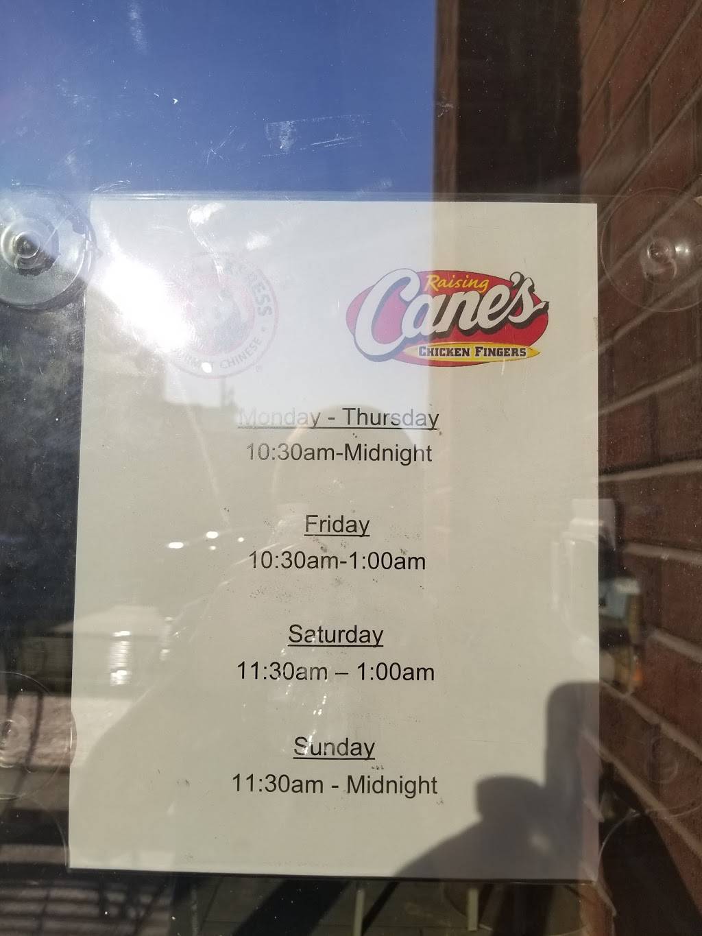 Raising Canes Chicken Fingers | meal takeaway | 1655 Cumberland Ave, Knoxville, TN 37916, USA | 8659748585 OR +1 865-974-8585