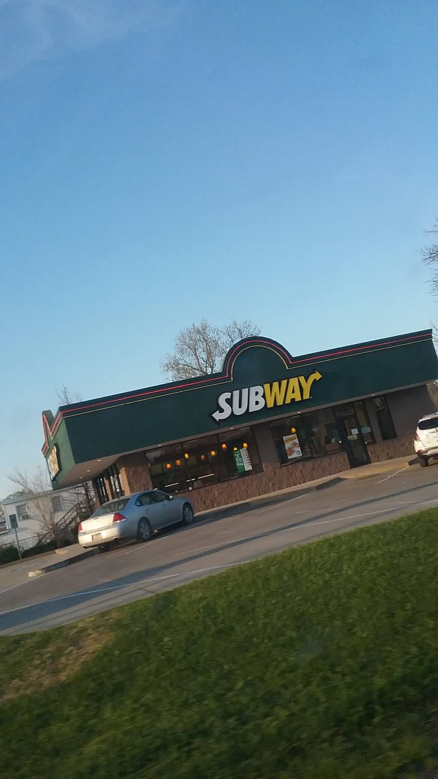 Subway Restaurants | restaurant | 103 S Main St, Highlands, TX 77562, USA | 2814265580 OR +1 281-426-5580