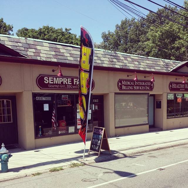 Sempre Fame Gourmet Grill and BBQ Restaurant & Catering | restaurant | 374 Tulip Ave, Floral Park, NY 11001, USA | 5164887900 OR +1 516-488-7900