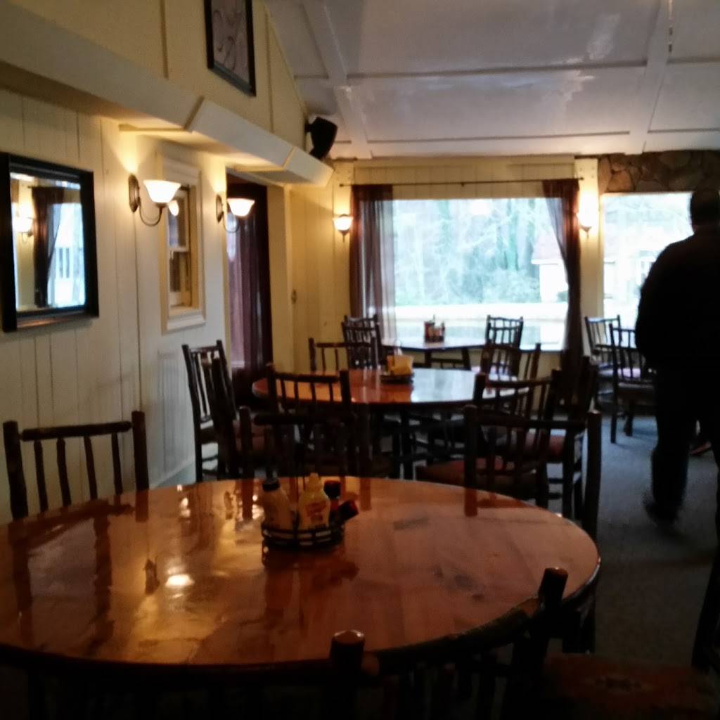 Randevu Restaurant | restaurant | 18 Chestnut Square, Cashiers, NC 28717, USA | 8287430190 OR +1 828-743-0190