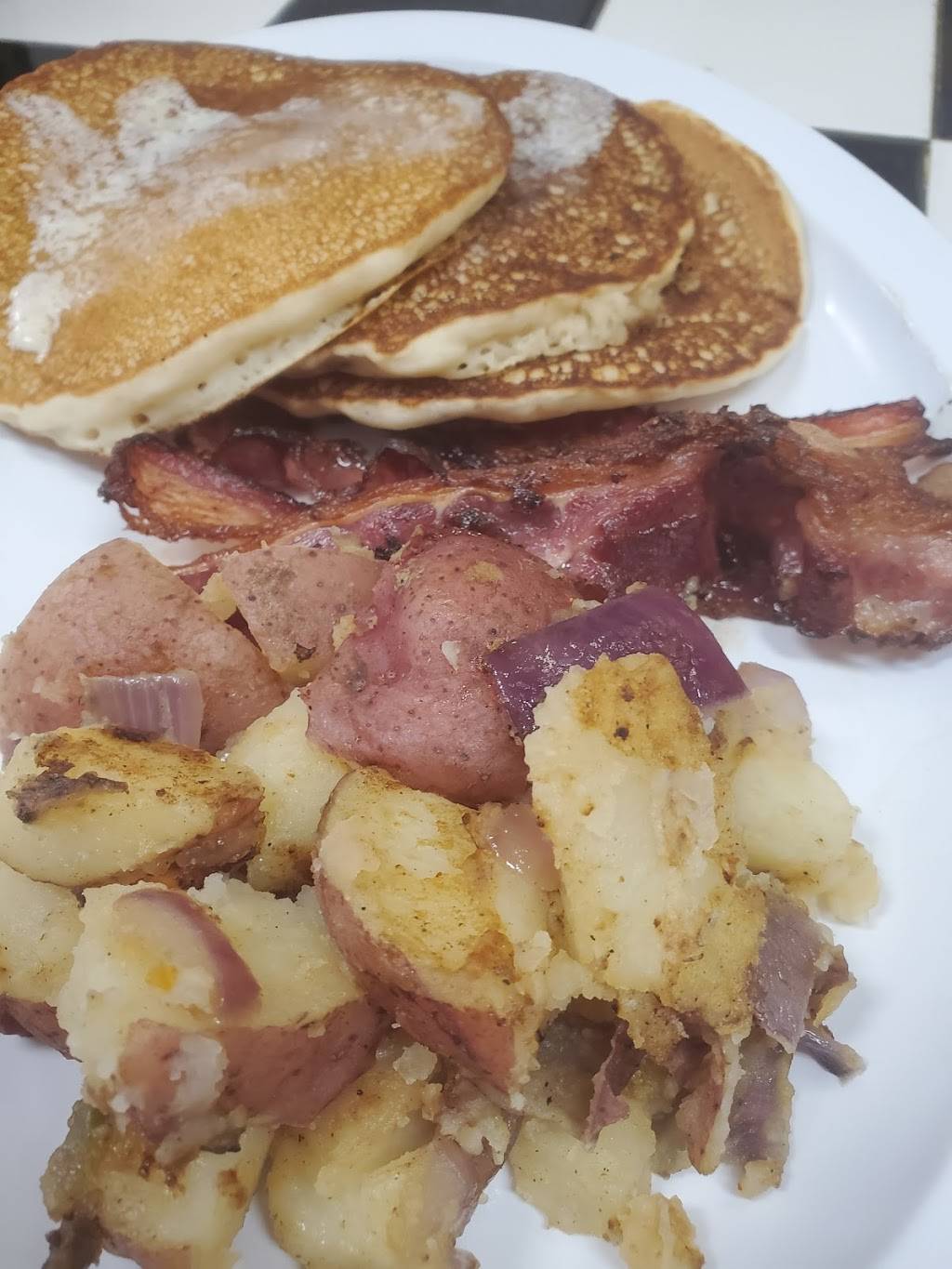 Grandma Bs | restaurant | 2537 Wylie Ave, Pittsburgh, PA 15219, USA | 4126814087 OR +1 412-681-4087