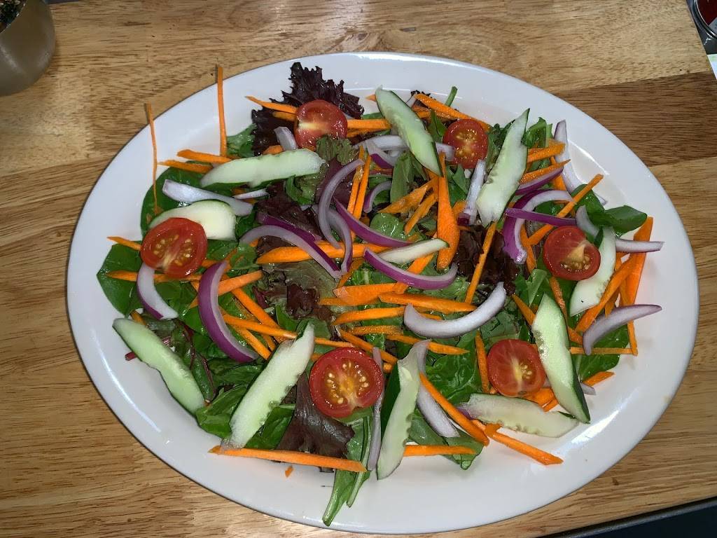 Marthas Grill And Bar | restaurant | 14946 US-301, Dade City, FL 33523, USA | 3524374070 OR +1 352-437-4070