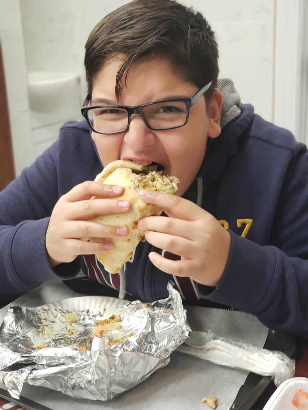 Sammys halal | restaurant | 919 Montgomery St, Jersey City, NJ 07306, USA | 2019840616 OR +1 201-984-0616