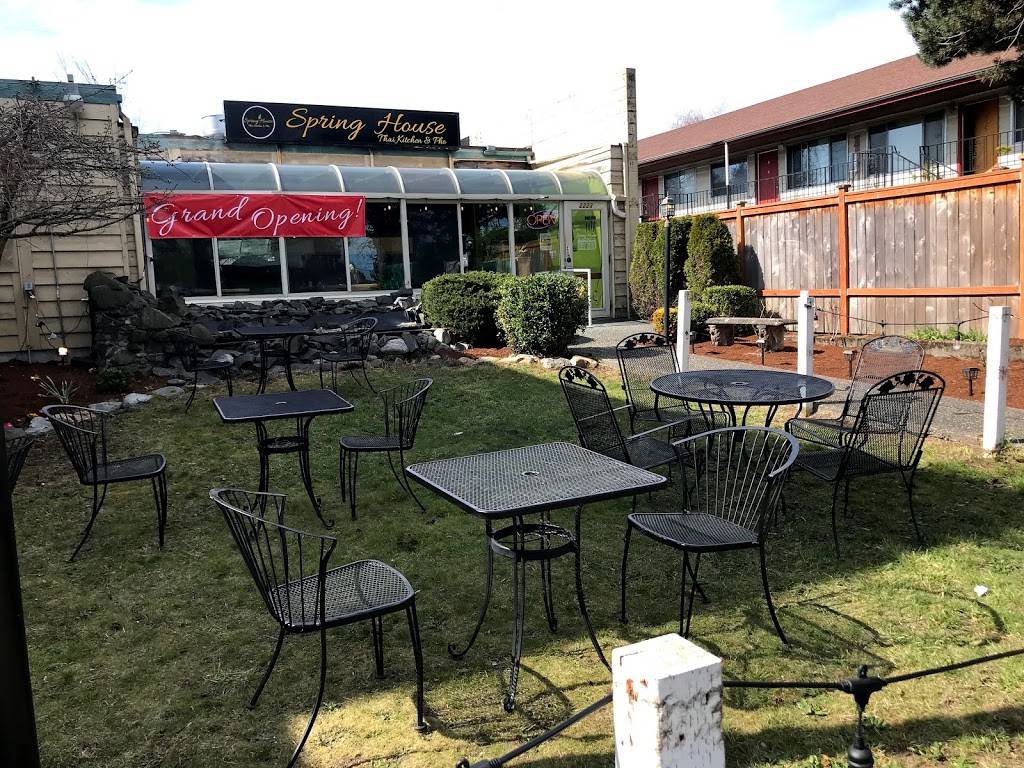 Spring House Thai Kitchen and Pho | restaurant | 2223 California Ave SW, Seattle, WA 98116, USA | 2069378807 OR +1 206-937-8807
