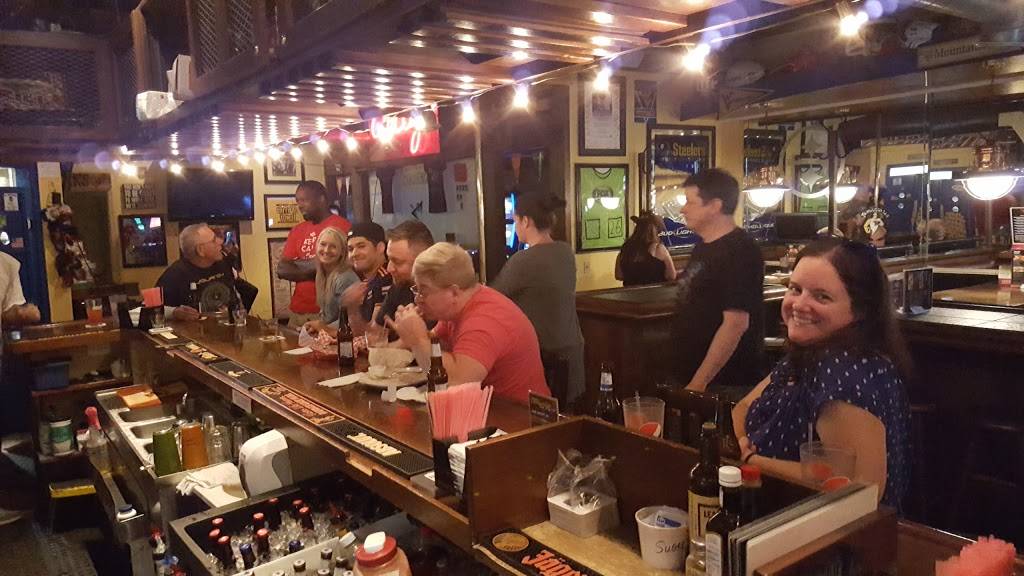 Tanners Tavern | restaurant | 2045 Listravia Ave, Morgantown, WV 26505, USA | 3042929193 OR +1 304-292-9193