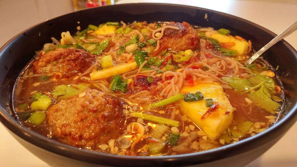 Noodle Kitchen and Market | restaurant | 4317, 500 S Howard Ave, Tampa, FL 33606, USA | 8133740558 OR +1 813-374-0558