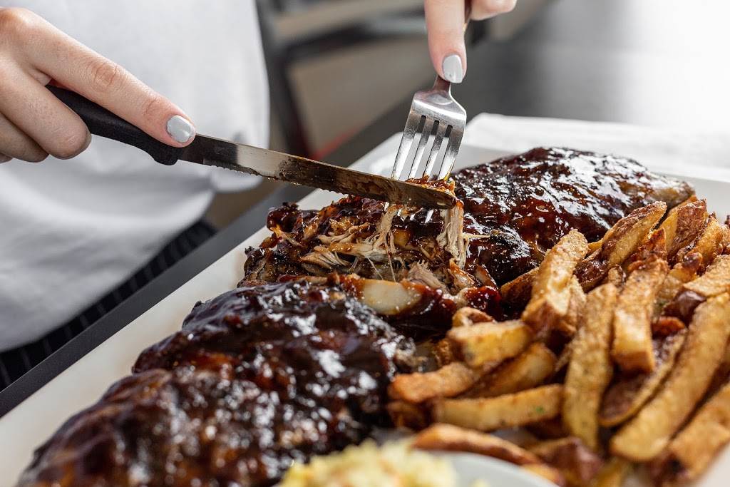 Le Cordon | restaurant | 150 Rue Notre-Dame Ouest, Lachine, QC H8R 1H1, Canada | 5143635555 OR +1 514-363-5555