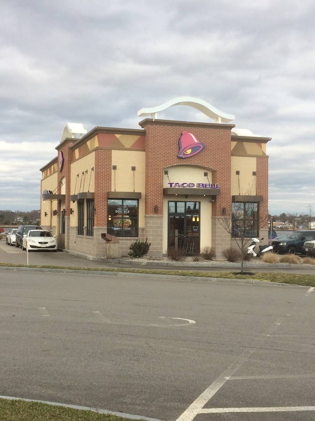 Taco Bell | meal takeaway | 85 Coggeshall St, New Bedford, MA 02746, USA | 5089920938 OR +1 508-992-0938