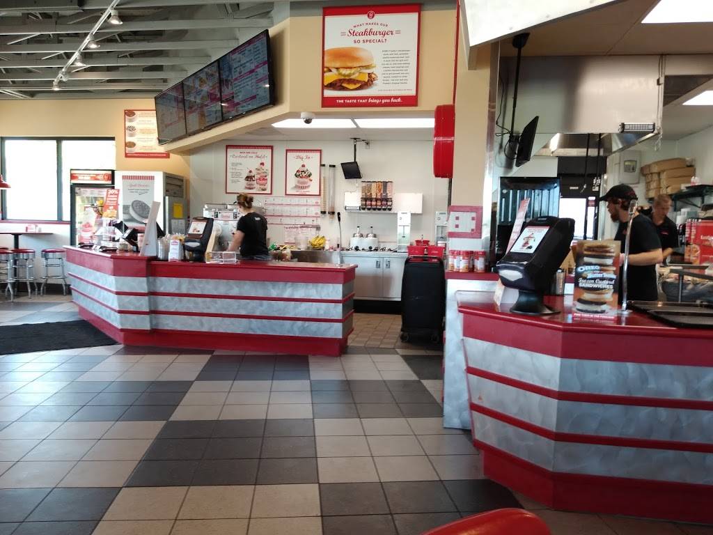 Freddys Frozen Custard & Steakburgers | restaurant | 530 W Shawnee St, Muskogee, OK 74401, USA | 9189139202 OR +1 918-913-9202