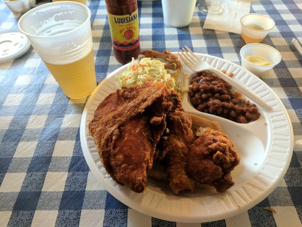 Guss World Famous Fried Chicken | restaurant | 35505 Ford Rd, Westland, MI 48185, USA | 7347286170 OR +1 734-728-6170