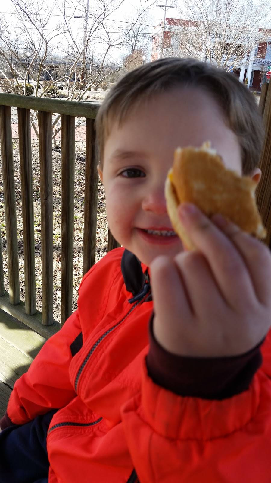 Burger Barn | restaurant | 123 Lexington Ave, Jackson, TN 38301, USA | 7314272168 OR +1 731-427-2168