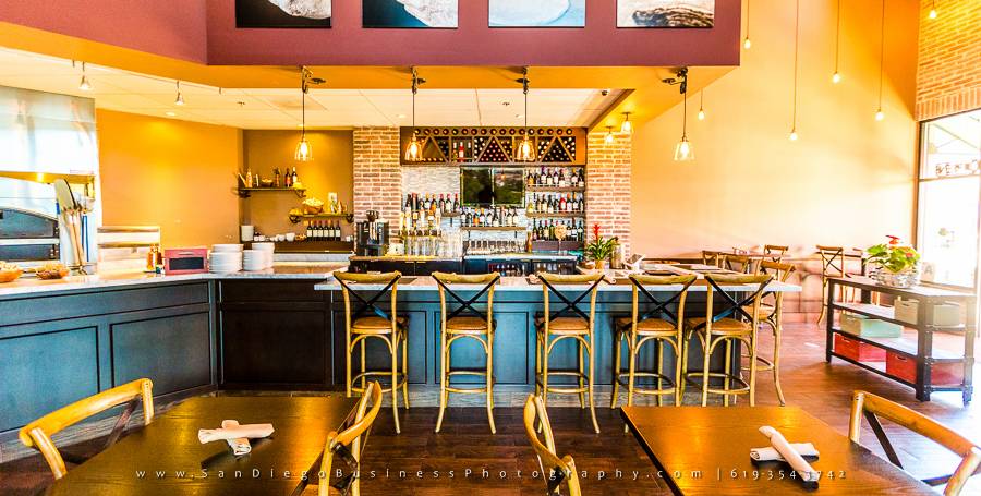 Pizzos Pizzeria and Wine Bar | restaurant | 2322 Proctor Valley Rd, Chula Vista, CA 91914, USA | 6192403826 OR +1 619-240-3826