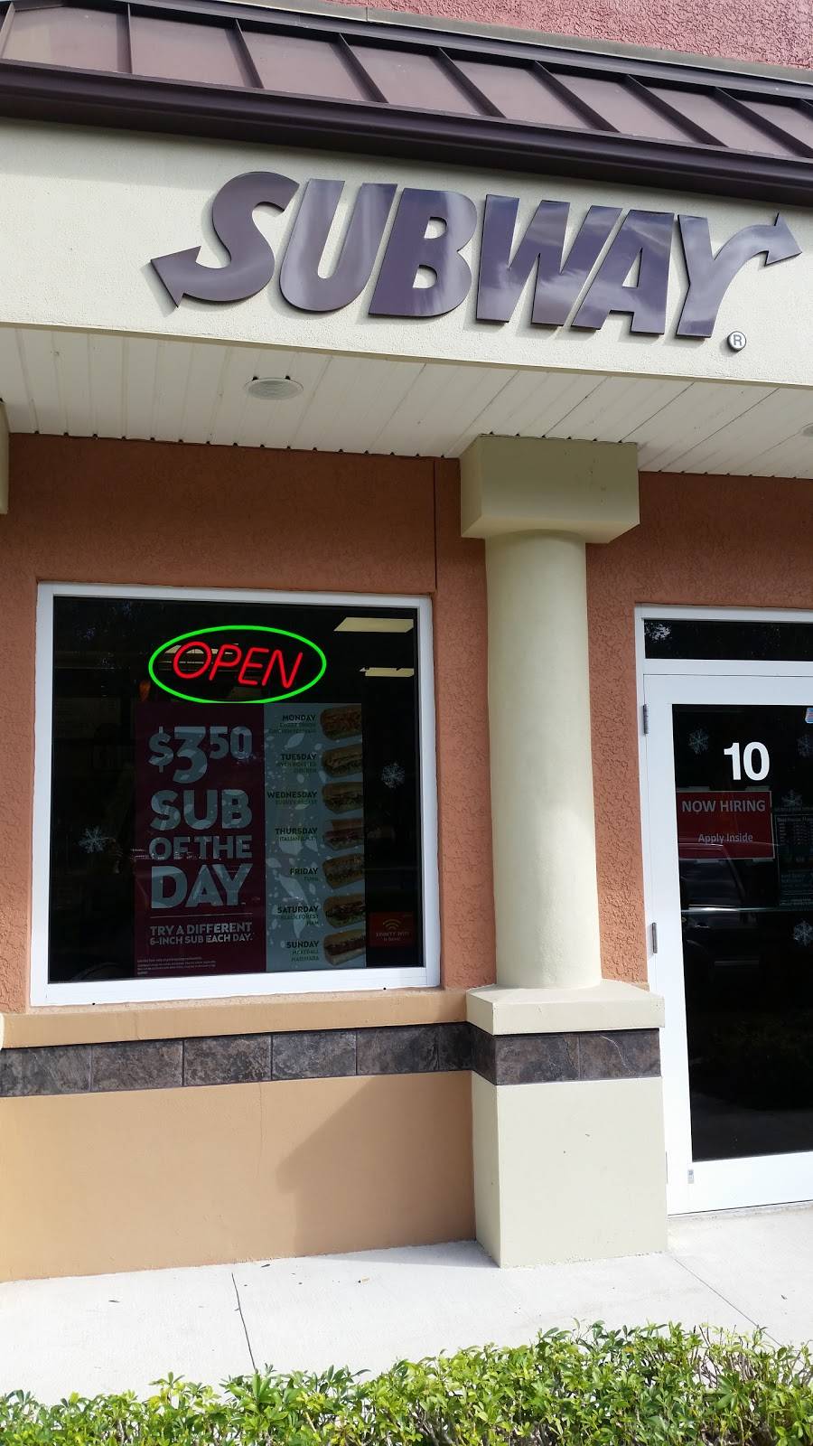 Subway | restaurant | 12331 Towne Lake Dr, Fort Myers, FL 33913, USA | 2392196799 OR +1 239-219-6799