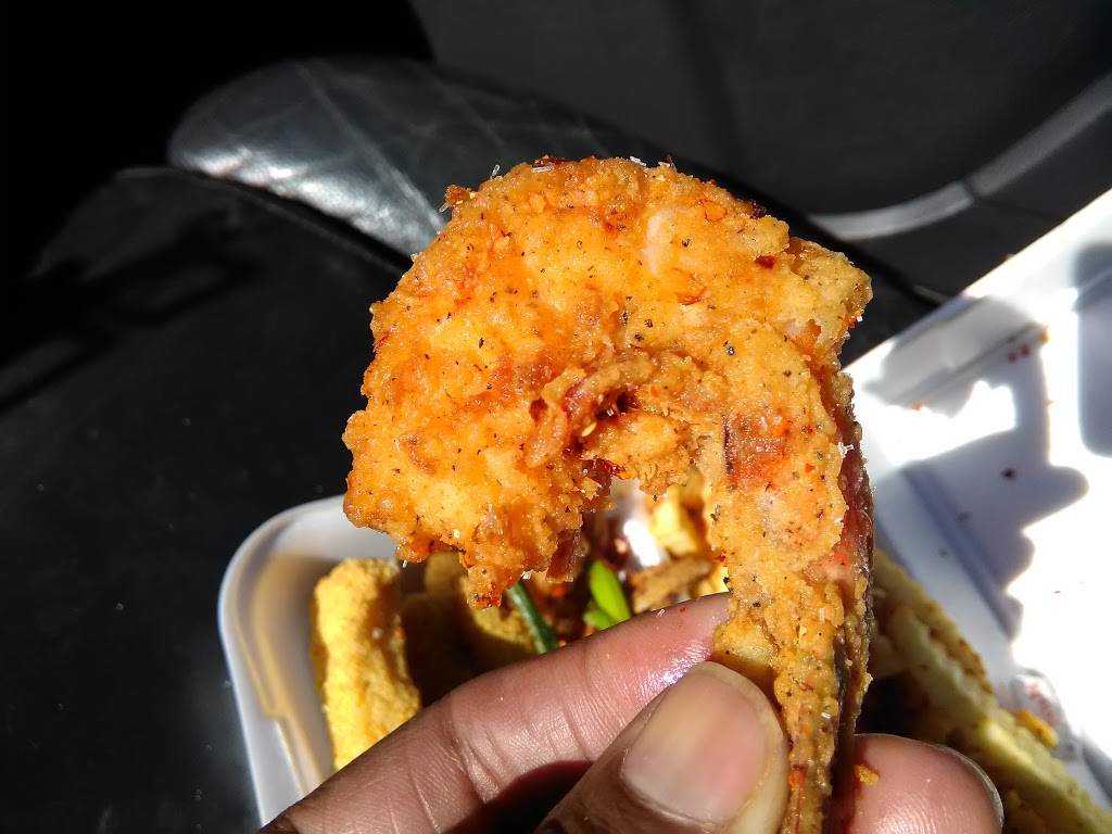 J & Js Wings, Seafood & Chinese Food | restaurant | 1600 Bluebonnet Ave, Port Arthur, TX 77640, USA | 4099858880 OR +1 409-985-8880