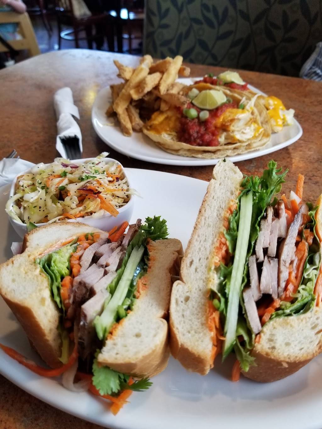 Bluefront Cafe | cafe | 3420, 86 W Maple St, Sturgeon Bay, WI 54235, USA | 9207439218 OR +1 920-743-9218