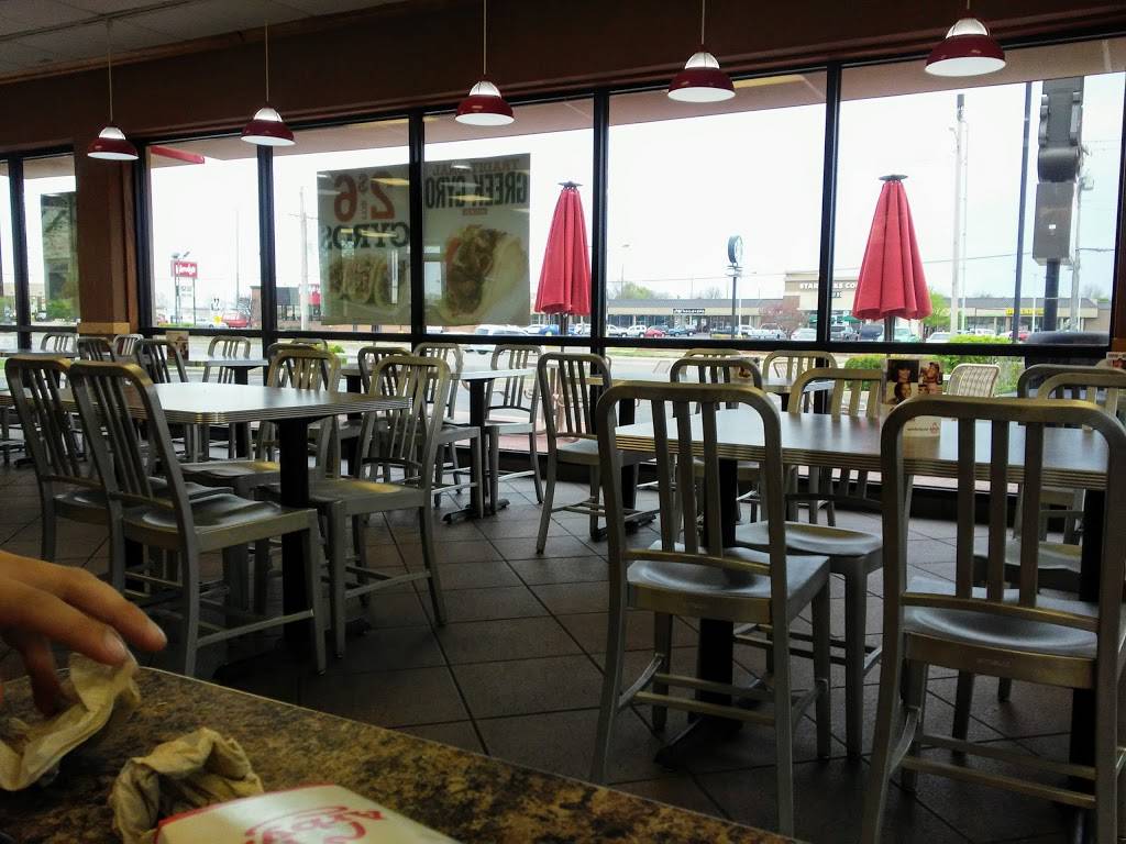 Arbys | meal takeaway | 8900 W Central Ave, Wichita, KS 67212, USA | 3167731915 OR +1 316-773-1915