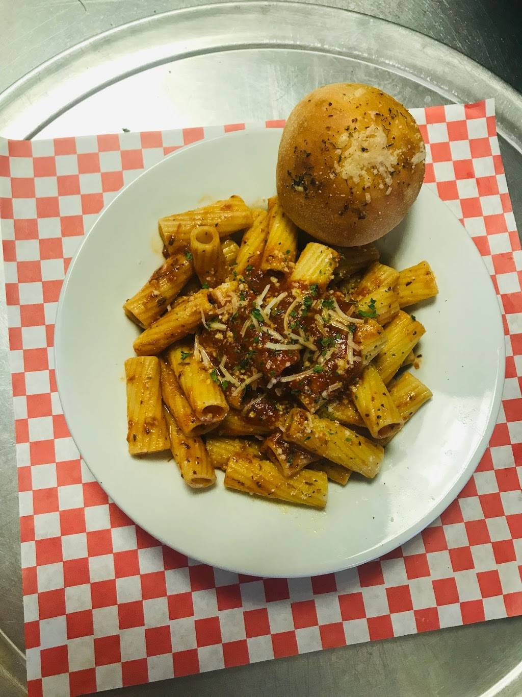 Premo Pizza - Under New Ownership | restaurant | 8887 N Chestnut Ave, Fresno, CA 93720, USA | 5592981122 OR +1 559-298-1122