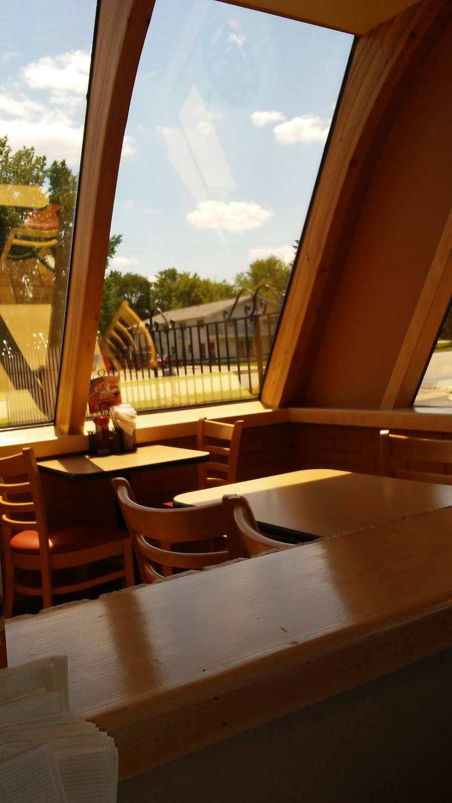 Dairy Queen Grill & Chill | restaurant | 321 E, WI-54, Seymour, WI 54165, USA | 9208337454 OR +1 920-833-7454