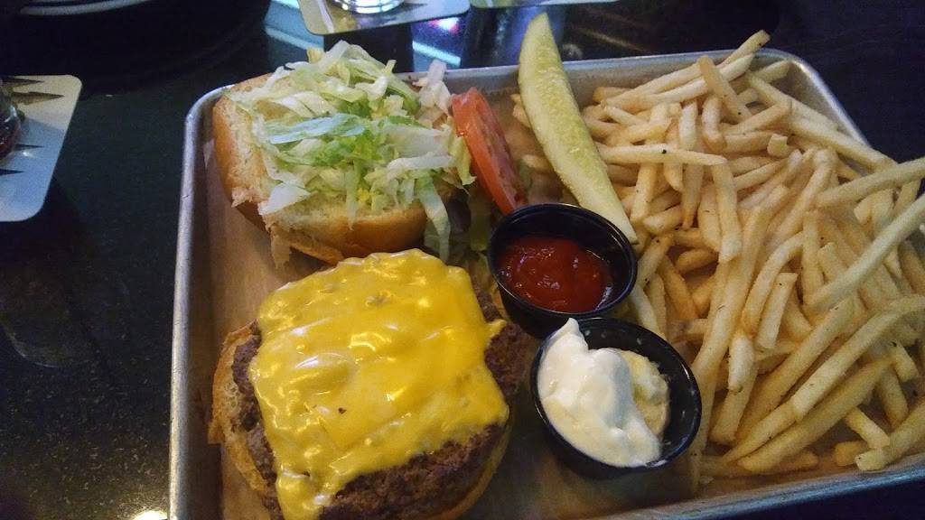 Hamlin Corner | restaurant | 386 N Main St, Royal Oak, MI 48067, USA | 2485565428 OR +1 248-556-5428