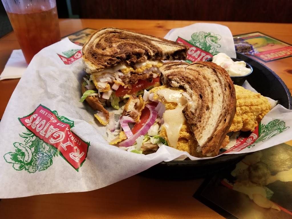 RJ Gators of Bradenton | restaurant | 6100 State Hwy 684 W, Bradenton, FL 34210, USA | 9417956633 OR +1 941-795-6633