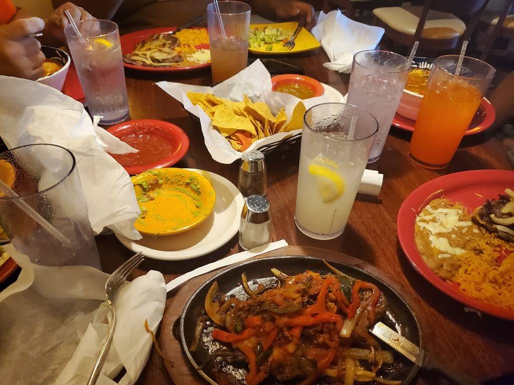 Fiesta Modern Mexican Cuisine | restaurant | 185 Hilltown Village Center, Chesterfield, MO 63017, USA | 6365360002 OR +1 636-536-0002