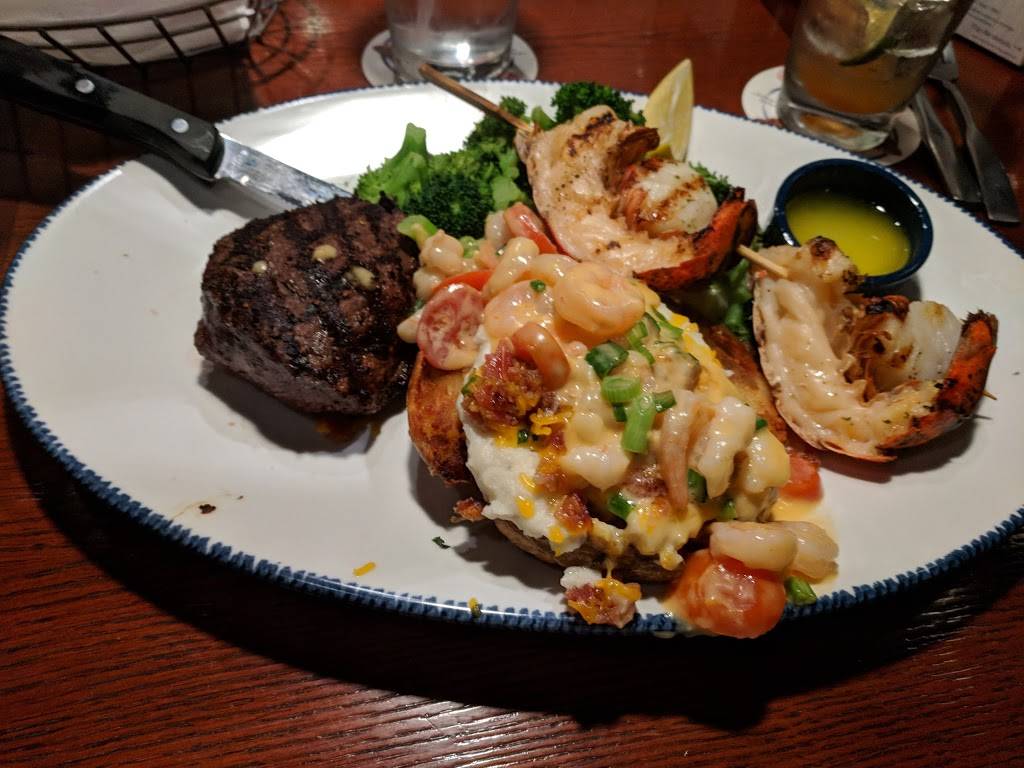 Red Lobster | restaurant | 6440 Redwood Dr, Rohnert Park, CA 94928, USA | 7075863640 OR +1 707-586-3640