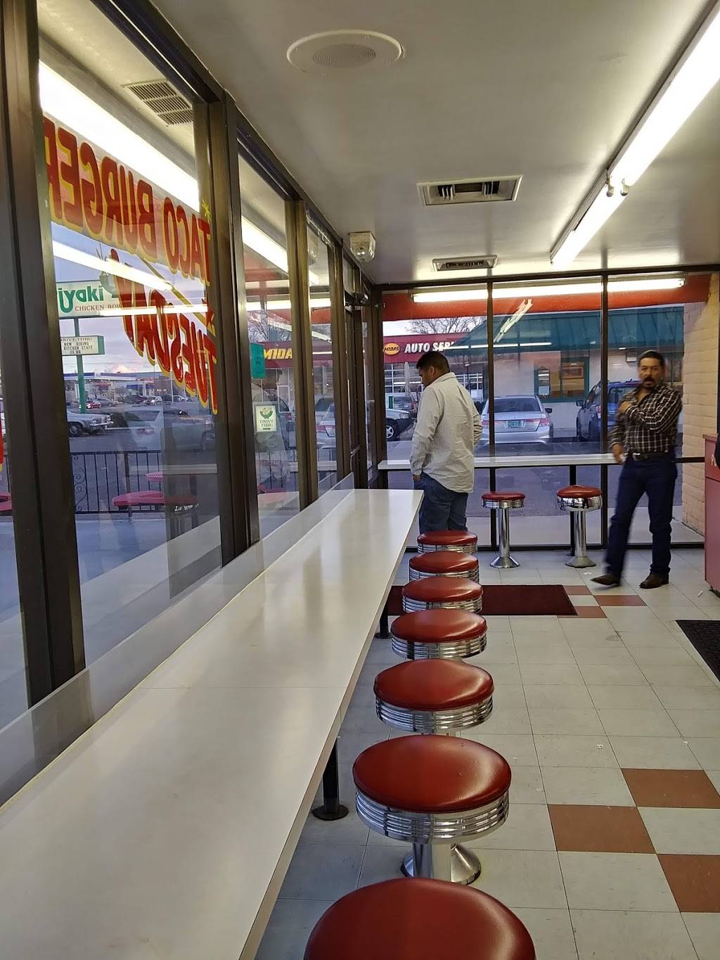 Bobs Burgers | restaurant | 6101 San Mateo Blvd NE, Albuquerque, NM 87109, USA | 5058833767 OR +1 505-883-3767