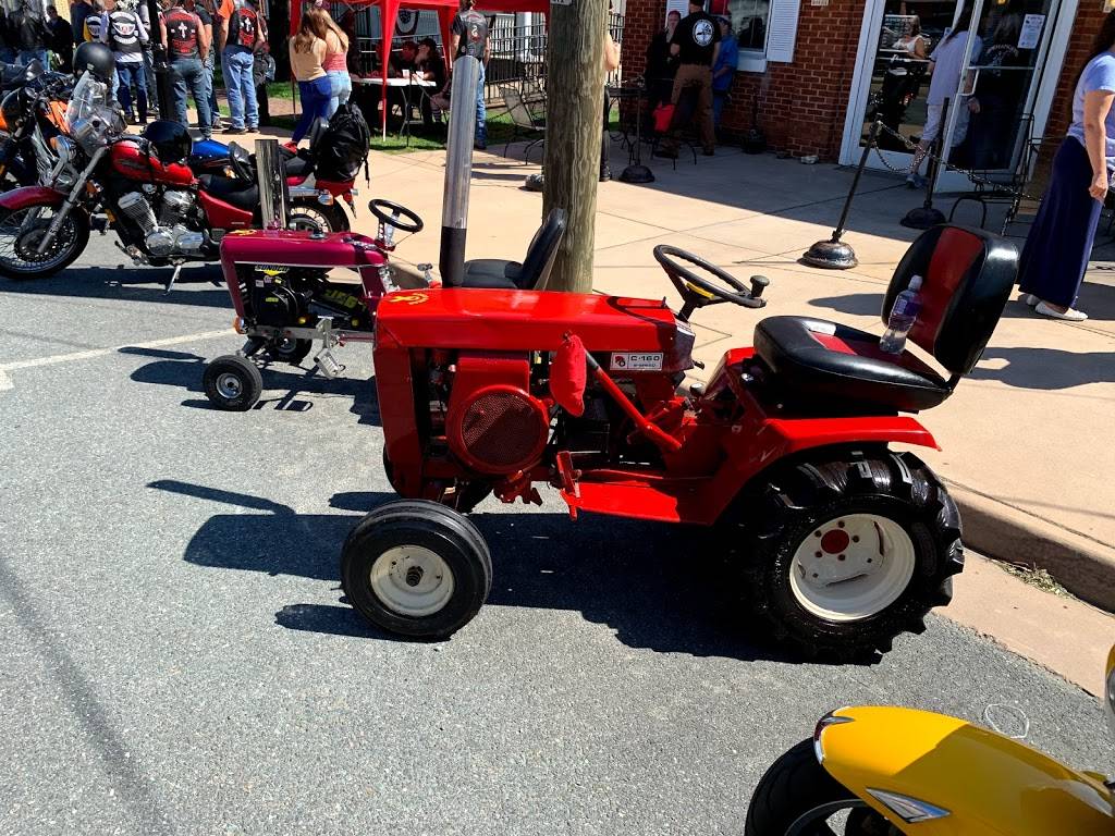 Court Cafe & Pub | restaurant | 209 W Main St, Louisa, VA 23093, USA | 5409675544 OR +1 540-967-5544