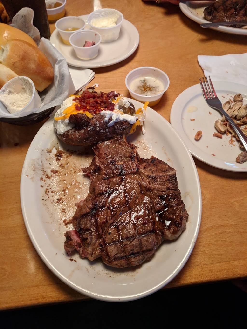 Texas Roadhouse | restaurant | 4406 Dixie Hwy, Shively, KY 40216, USA | 5024480705 OR +1 502-448-0705