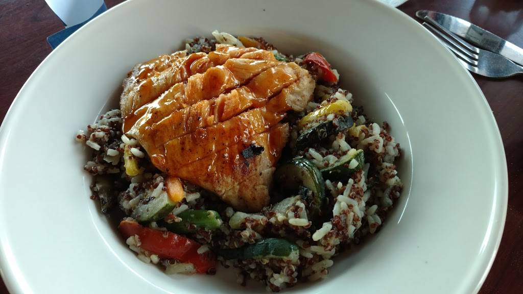 Huck Finns On the Water | restaurant | 129 Marina Dr, La Crosse, WI 54601, USA | 6085192007 OR +1 608-519-2007