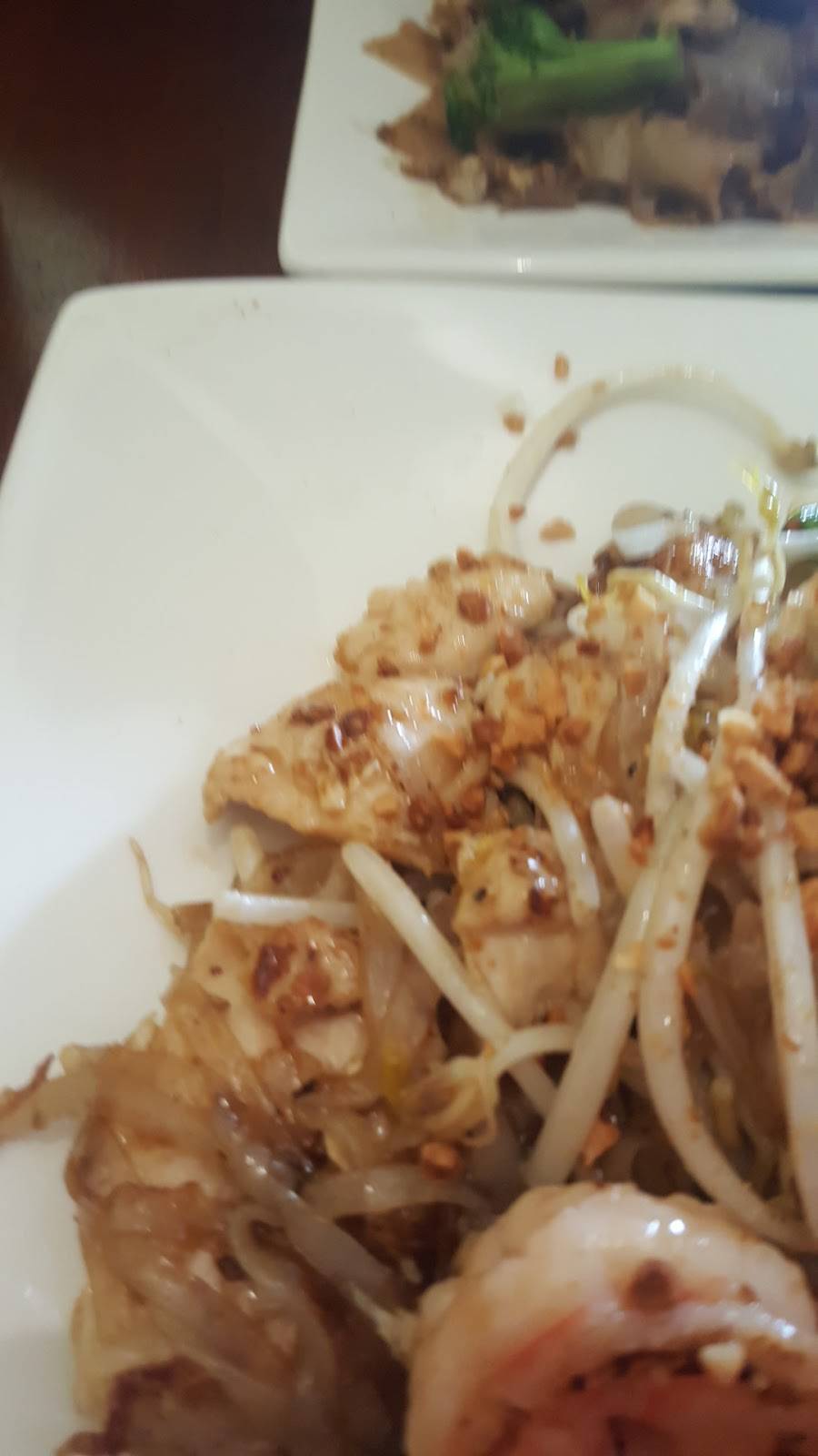 Charn Thai Restaurant | restaurant | 65 E Daily Dr, Camarillo, CA 93010, USA | 8053881138 OR +1 805-388-1138