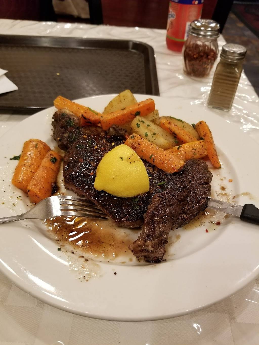 Louies | restaurant | 8134 Baxter Ave # 1, Elmhurst, NY 11373, USA | 7184409346 OR +1 718-440-9346