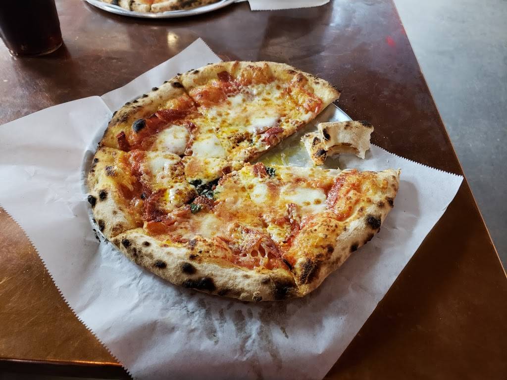 FIAMMA pizza company | restaurant | 405 N Market St, Chattanooga, TN 37405, USA | 4237137742 OR +1 423-713-7742