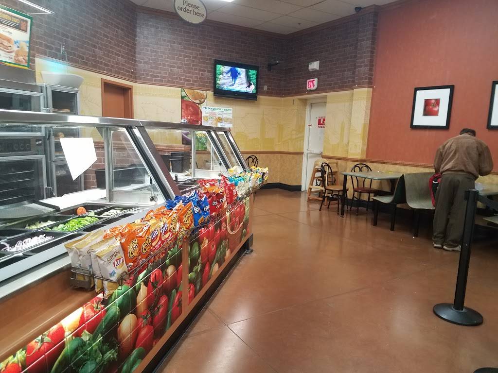 Subway Restaurants | restaurant | 1205 S Illinois Rte 31, Crystal Lake, IL 60014, USA | 8154441103 OR +1 815-444-1103