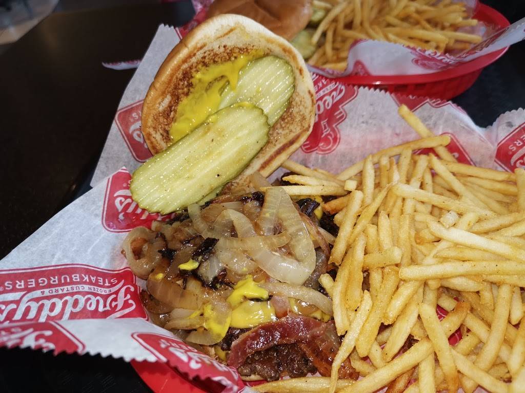 Freddys Frozen Custard & Steakburgers | restaurant | 211 North, US-75, Denison, TX 75020, USA | 9034620224 OR +1 903-462-0224