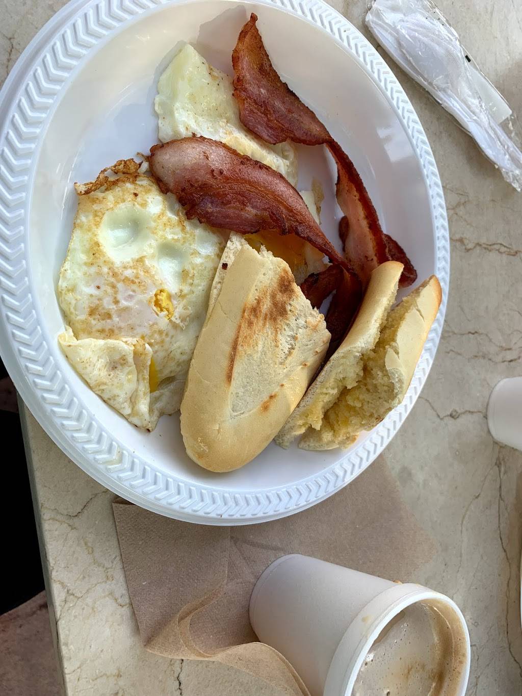 Danos Cafeteria | restaurant | 2653 NE 190th Terrace #33180, Miami, FL 33180, USA | 3059370776 OR +1 305-937-0776