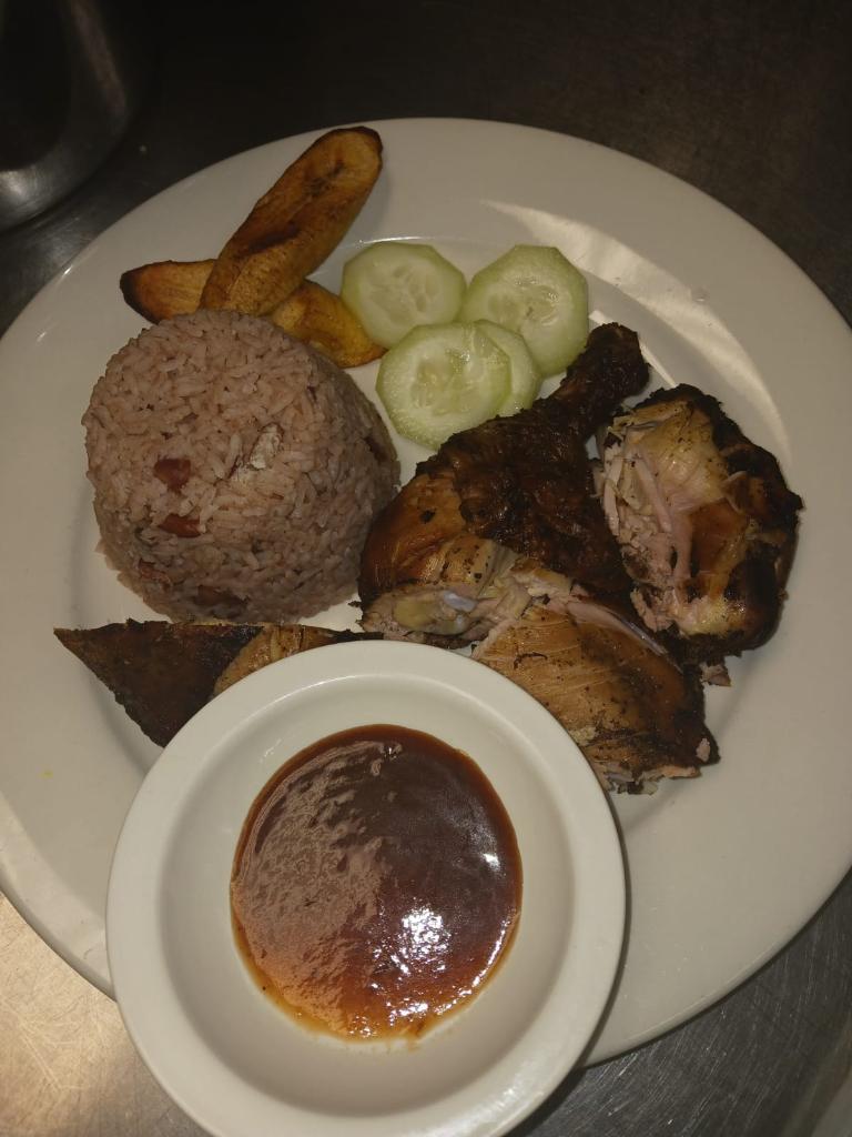 VIBES Caribbean Cuisine | restaurant | 1301 Chestnut St, Emmaus, PA 18049, USA | 6109667777 OR +1 610-966-7777