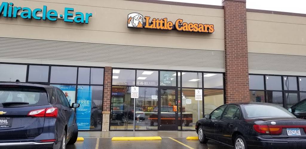 Little Caesars Pizza | meal takeaway | 940 Frontenac Dr, Winona, MN 55987, USA | 5074744679 OR +1 507-474-4679