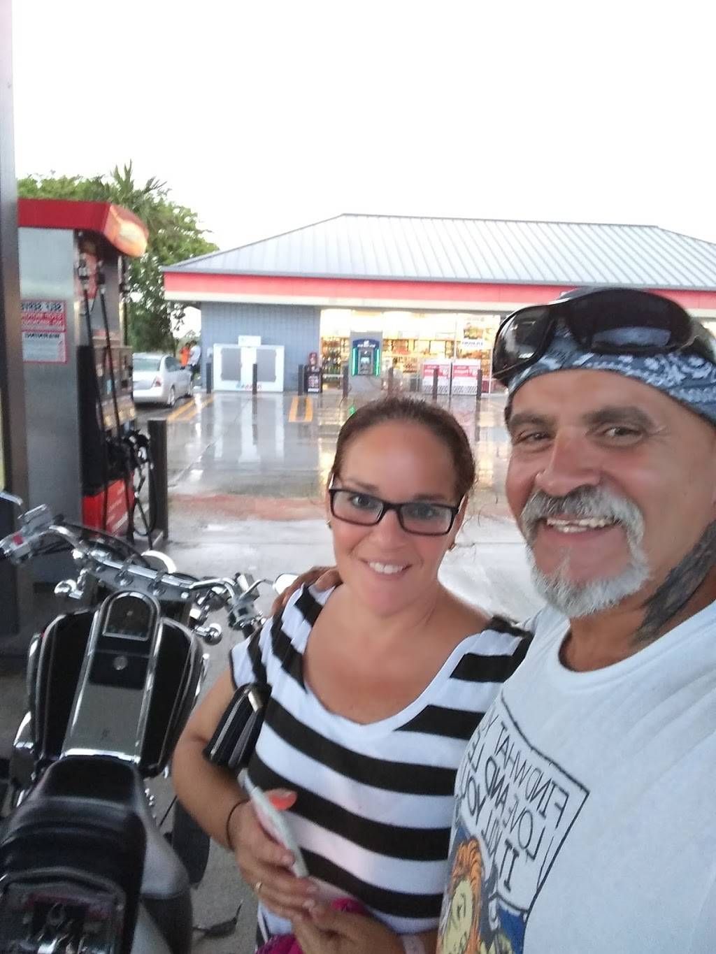 RaceTrac | bakery | 1955 NE 8th St, Homestead, FL 33033, USA | 3052451355 OR +1 305-245-1355