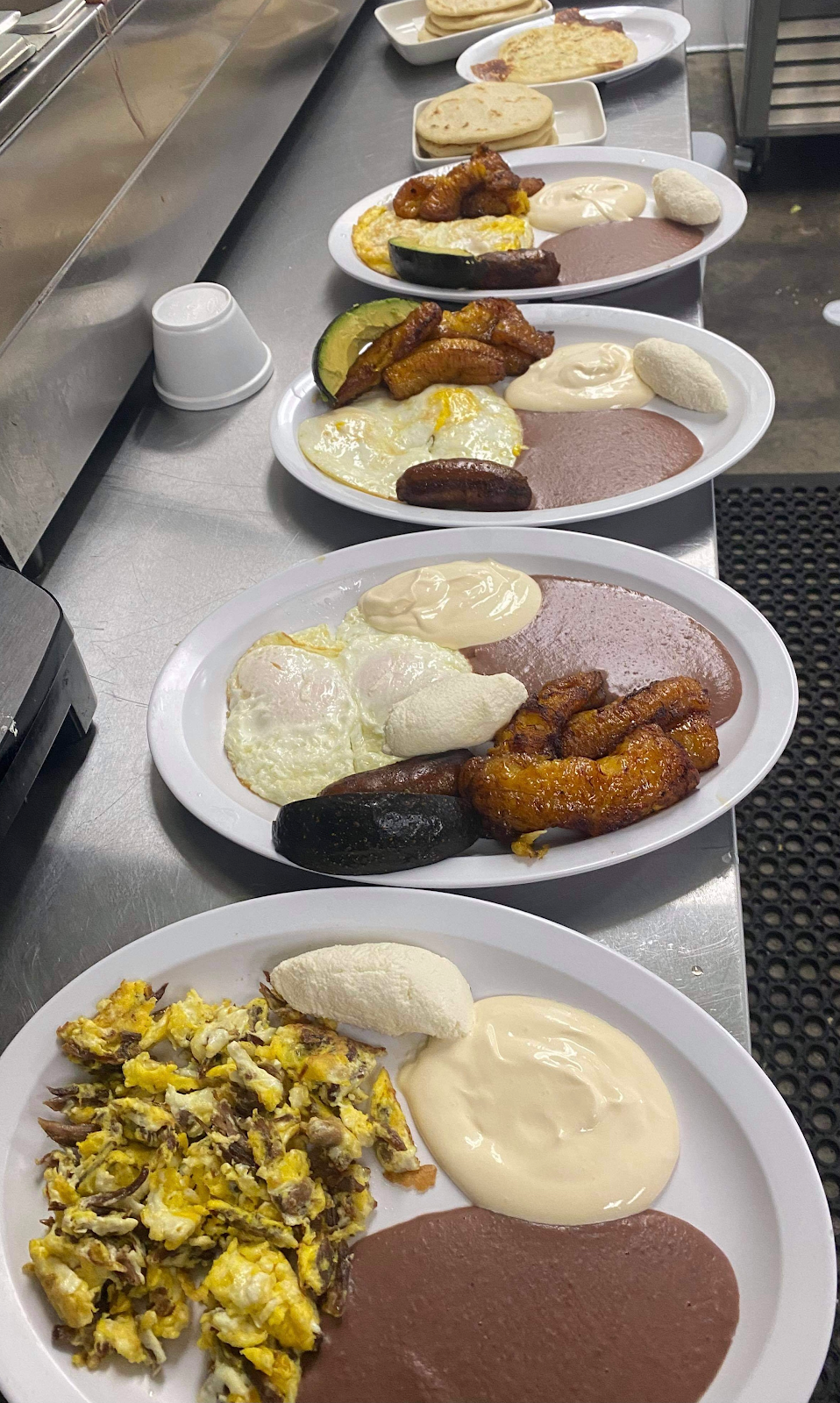Delicias Salvadoreñas Restaurant | restaurant | 40112 170th St E, Palmdale, CA 93591, USA | 6614857002 OR +1 661-485-7002