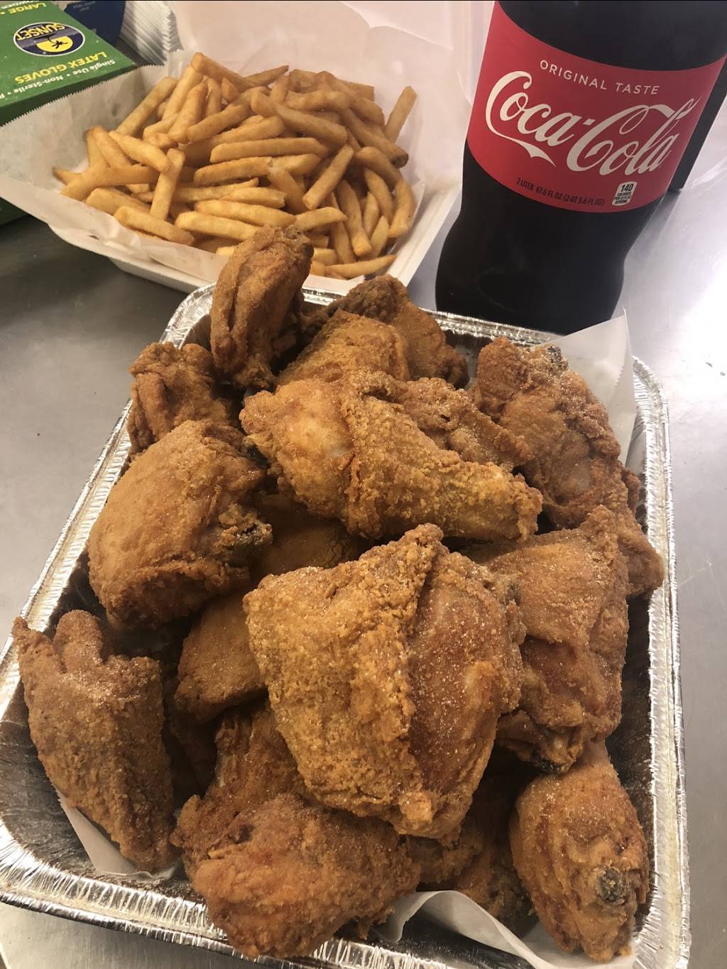 Golden Chicken | restaurant | 3428 W Villard Ave, Milwaukee, WI 53209, USA | 4144628630 OR +1 414-462-8630