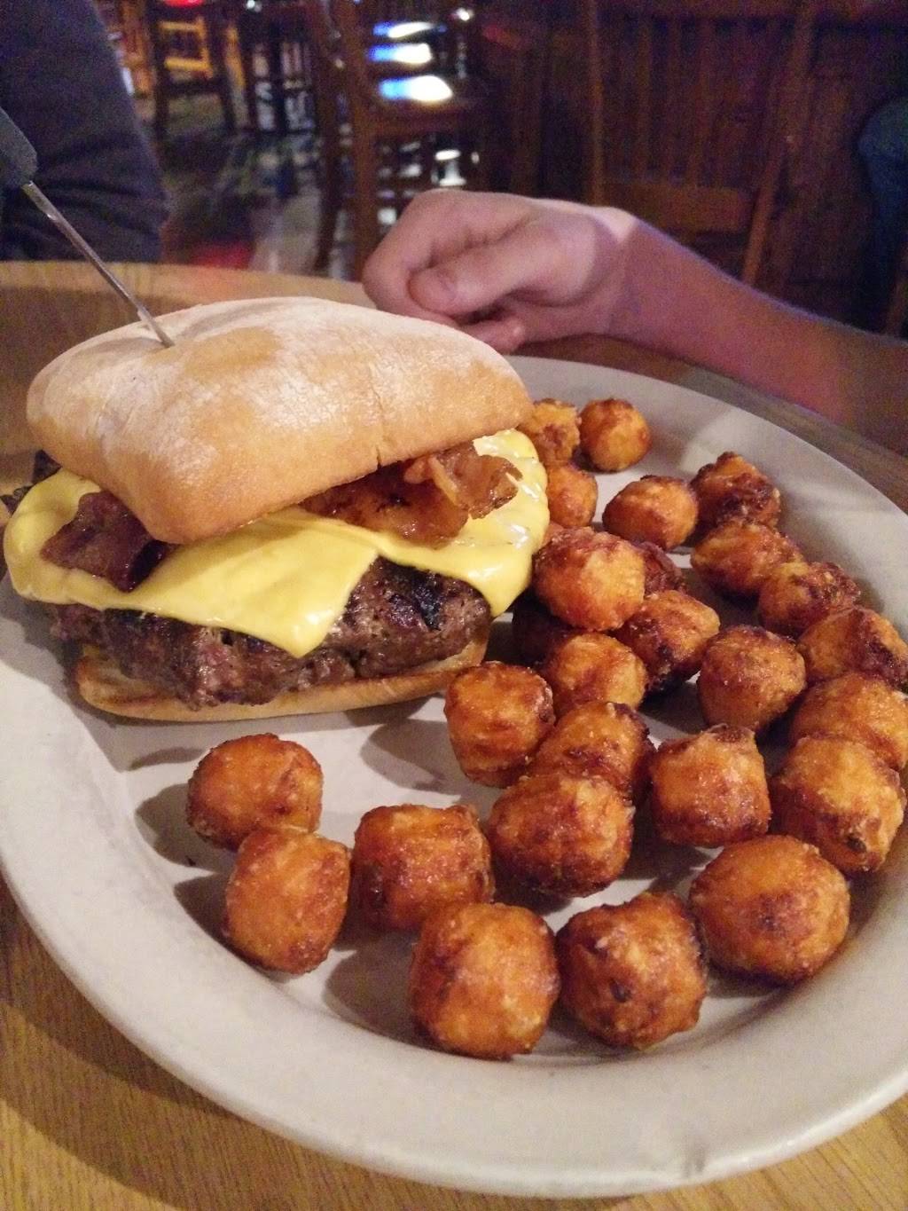 Oak Inn | restaurant | 5896 Old Main St, North Branch, MN 55056, USA | 6516749977 OR +1 651-674-9977