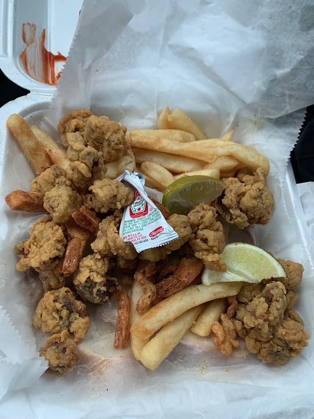 Lemon Peppers | restaurant | 2701 NW 54th St, Miami, FL 33142, USA | 3056343900 OR +1 305-634-3900