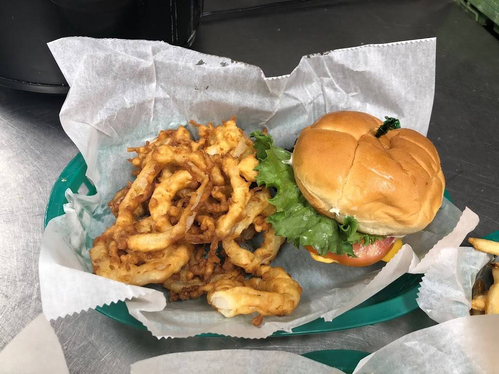 Oak Tree Grille | restaurant | 865 Buchanan Resort Rd, Springville, TN 38256, USA | 7316428810 OR +1 731-642-8810