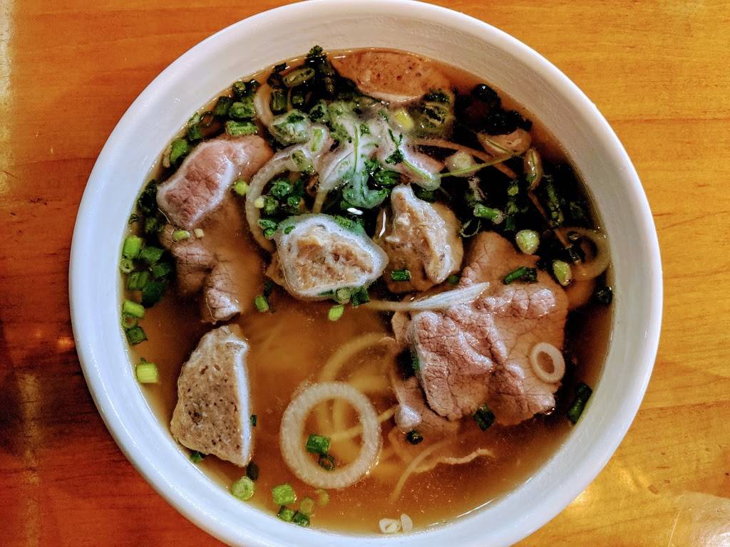 Viet-Nomz Waterford | restaurant | 11798 E Colonial Dr, Orlando, FL 32817, USA | 4076014113 OR +1 407-601-4113