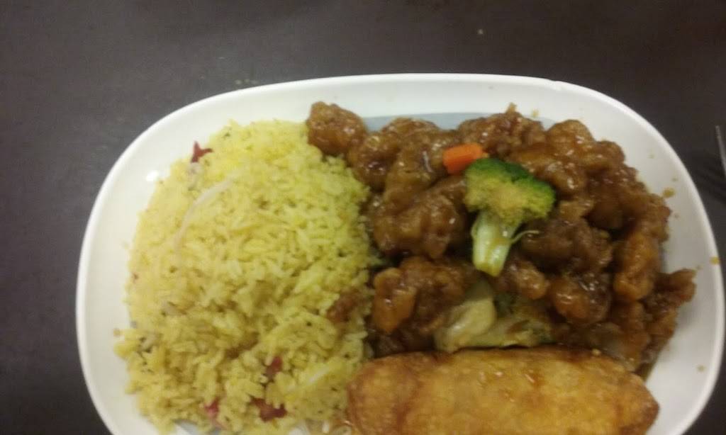 Ming Moon | restaurant | 218 Market Square, Newington, CT 06111, USA | 8606663322 OR +1 860-666-3322