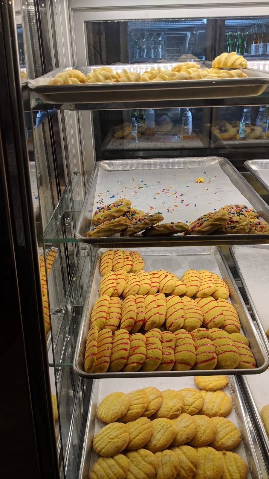 La Casa del Mofongo & Piano Bar | restaurant | 546 W 207th St, New York, NY 10034, USA | 2125448888 OR +1 212-544-8888