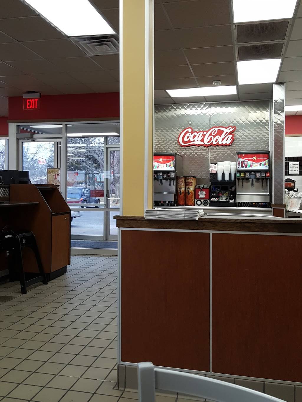 Hardees | restaurant | 4008 Kennedy Dr, East Moline, IL 61244, USA | 3097557521 OR +1 309-755-7521