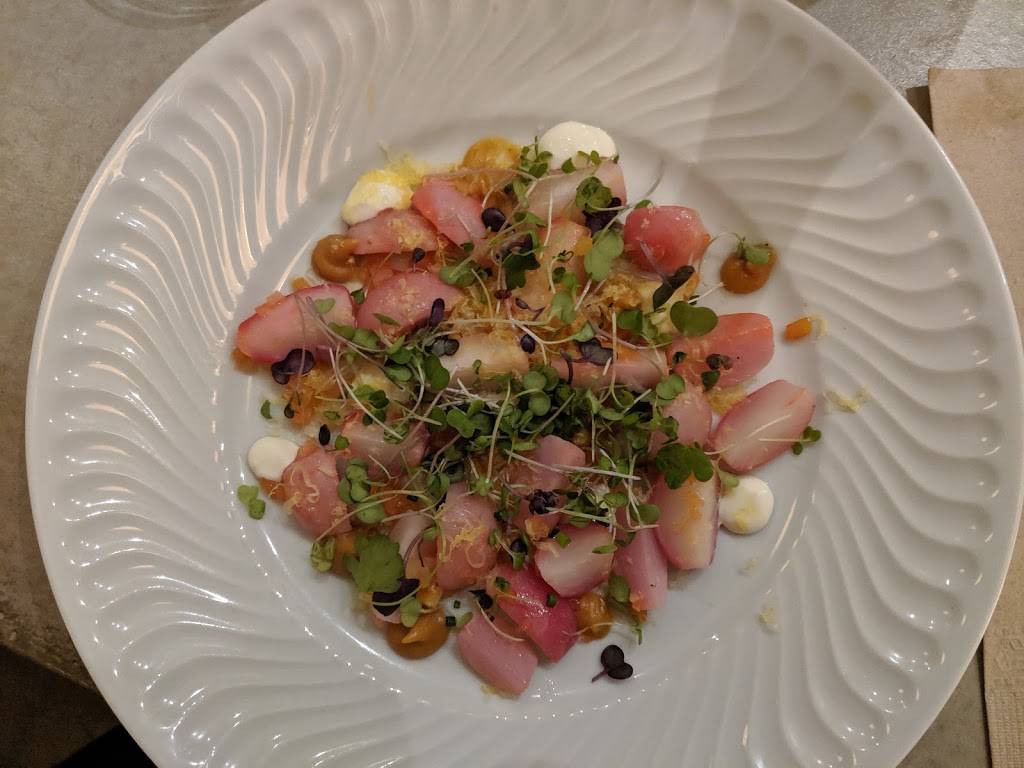 Magnolia | restaurant | 2600 Rue William-Tremblay#120, Montréal, QC H1Y 3J2, Canada | 5145435300 OR +1 514-543-5300