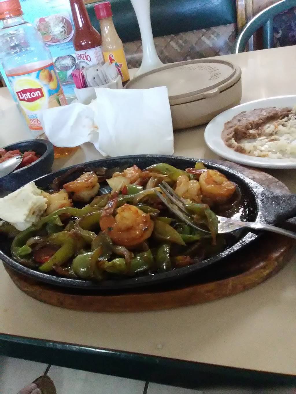 La Langosta Restaurant | restaurant | 119 N Uruapan Way, Dinuba, CA 93618, USA | 5595960762 OR +1 559-596-0762